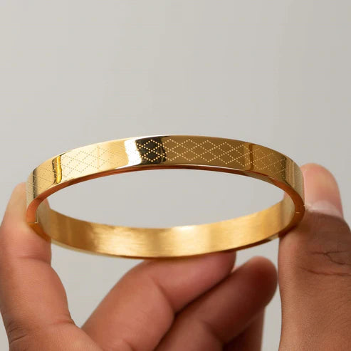 VELVET DOT GOLD KADA