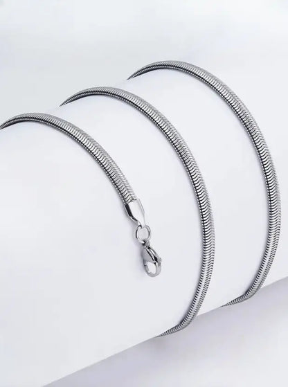 BOLD COLLAR SILVER CHAIN