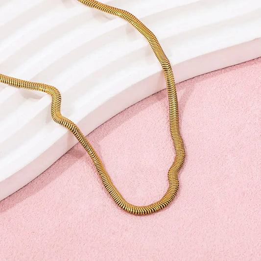 BOLD COLLAR GOLDEN CHAIN